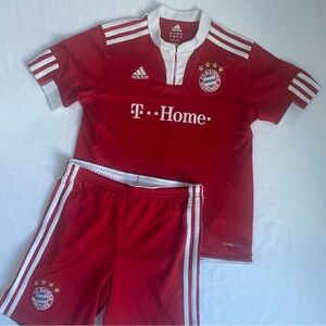 Adidas FC Bayern Munchen Kids Soccer Jersey Set